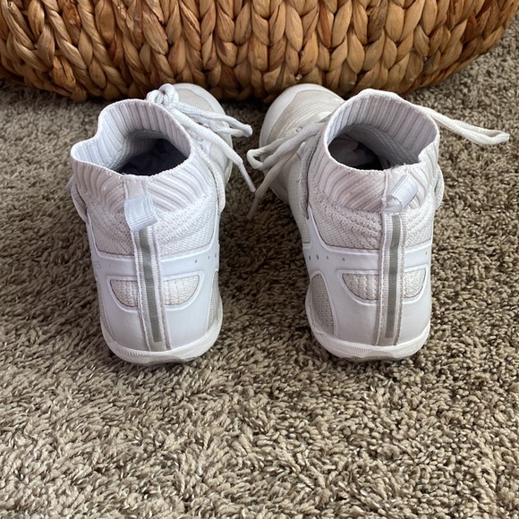 Varsity Shoes Cheer Varsity Brand Womens Size 75 Aeros Cheerleading